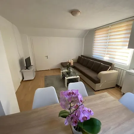Apartman Apartman Lala *